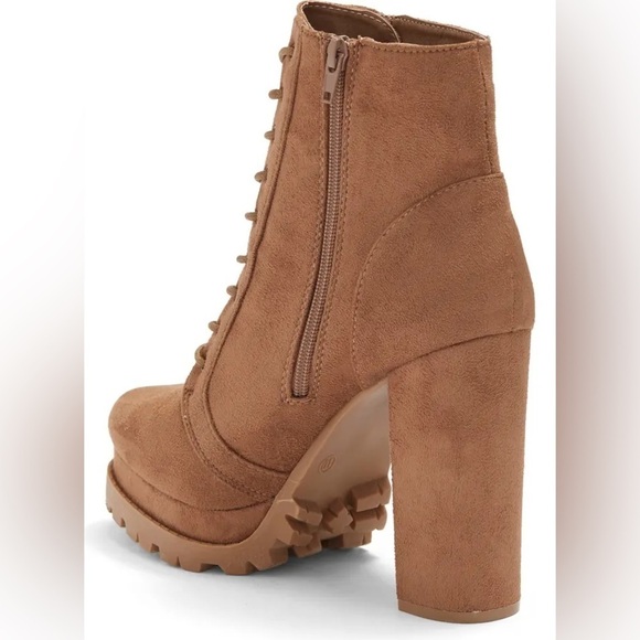 NEW! Wild Diva Lounge Lace Up Beige Combat Platform Bootie with Block Heel - Picture 2 of 6